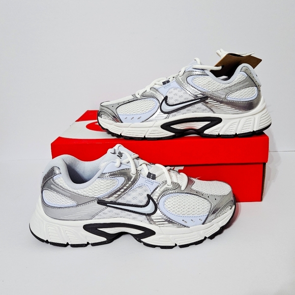 Nike Wmn V5 Runner White Blue - Picture 1 of 6